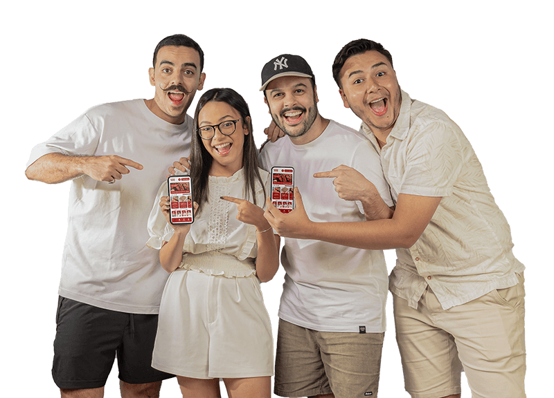 Pessoas felizes com pratos